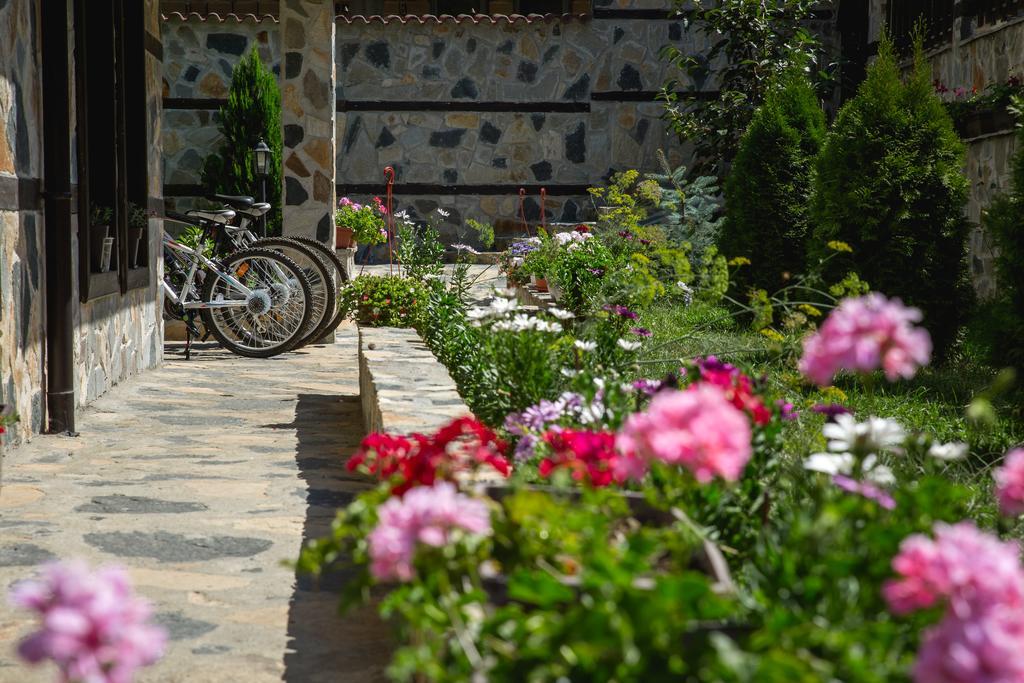 Topalovi Guest House Slatograd Exterior foto