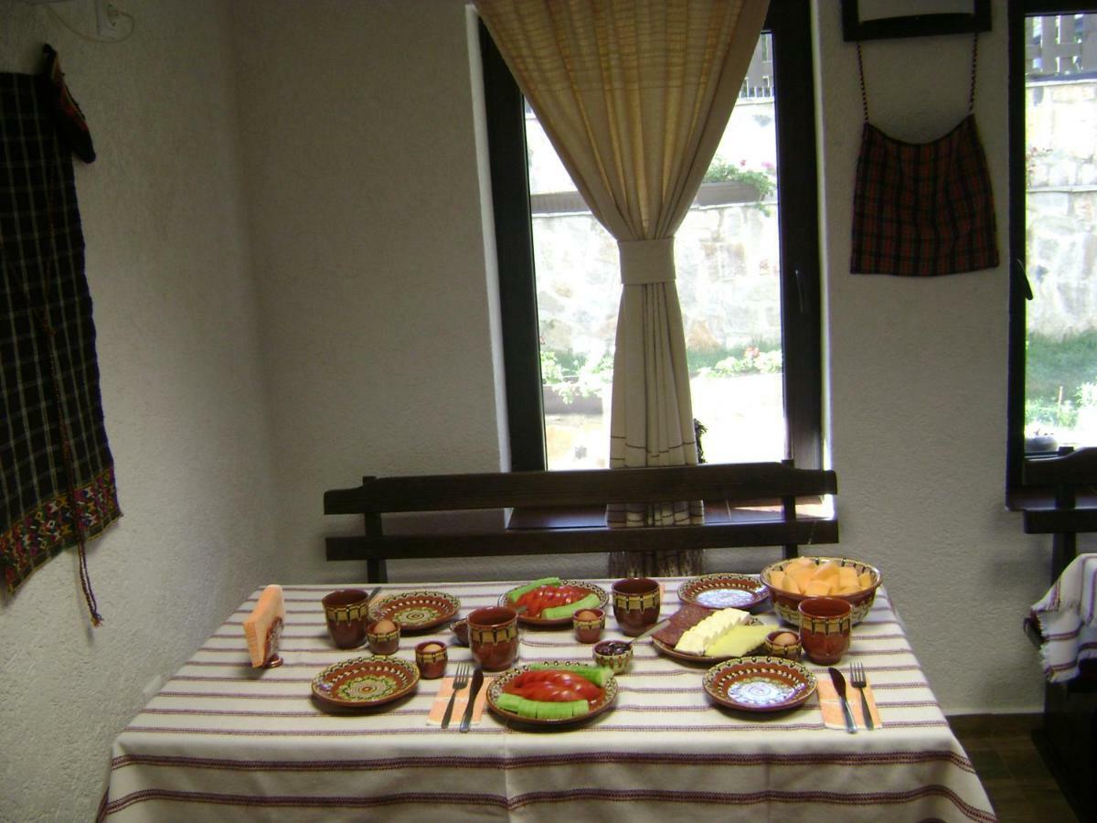Topalovi Guest House Slatograd Exterior foto